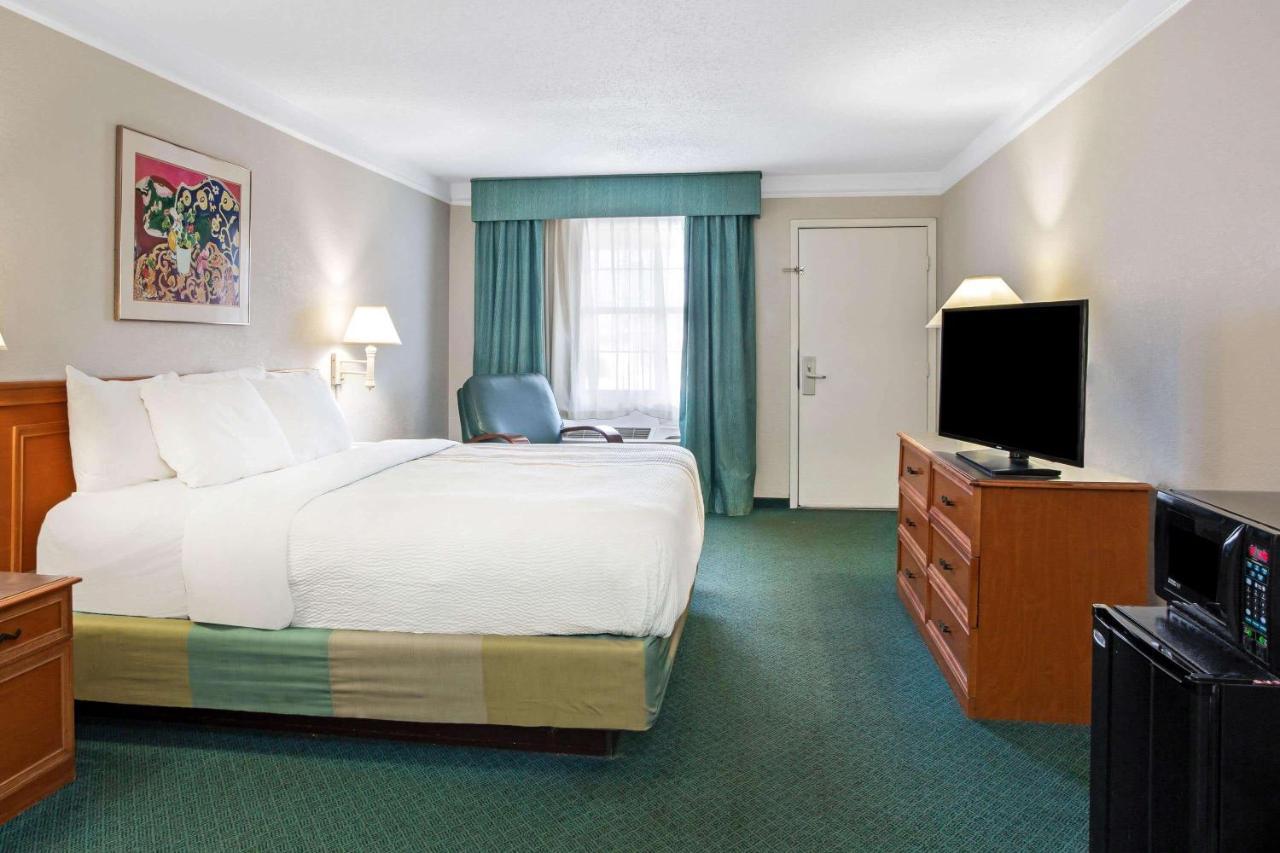 Baymont By Wyndham Fort Stockton Buitenkant foto