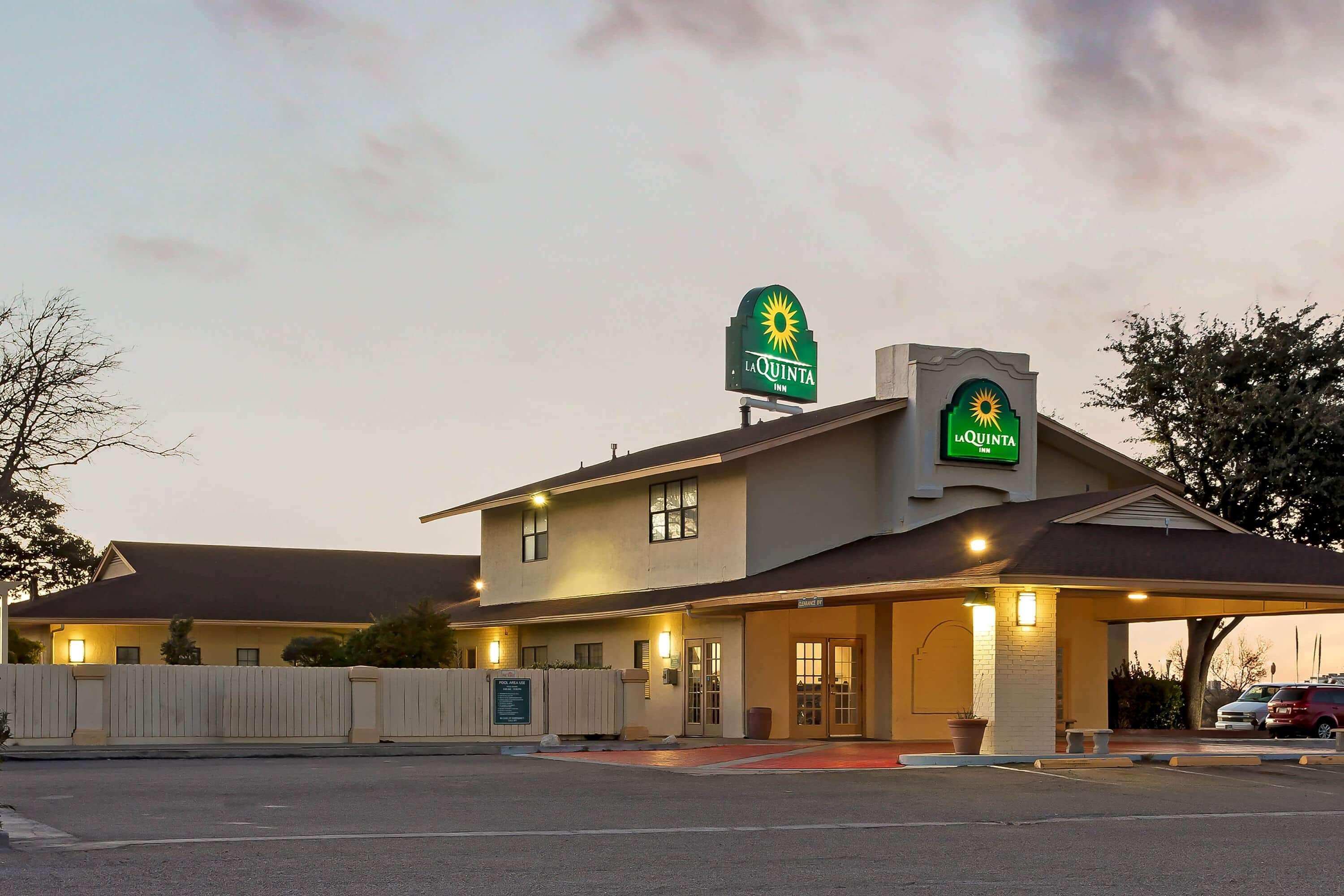 Baymont By Wyndham Fort Stockton Buitenkant foto