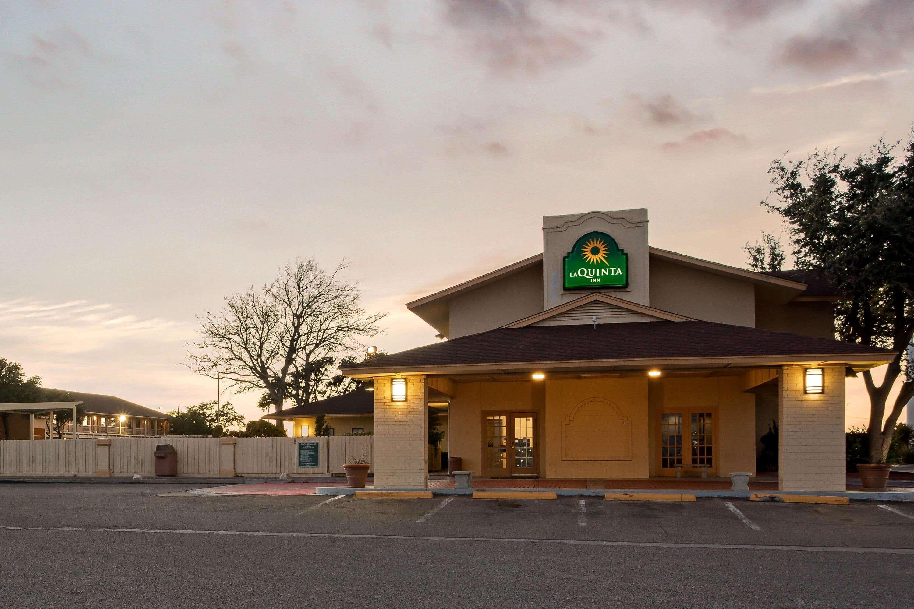 Baymont By Wyndham Fort Stockton Buitenkant foto