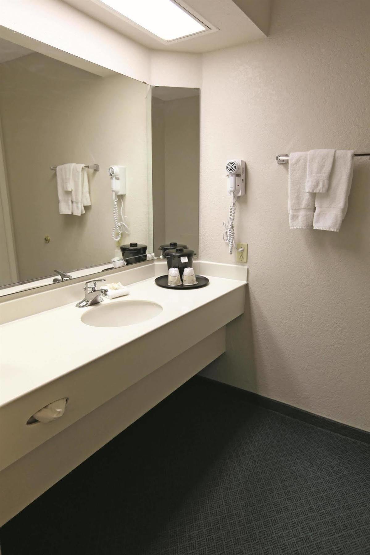 Baymont By Wyndham Fort Stockton Buitenkant foto